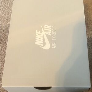 Nike Air Force 1 Box in Light Gray